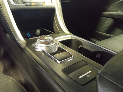 Used 2017 Ford Fusion SE w/ Fusion SE Technology Package image 26