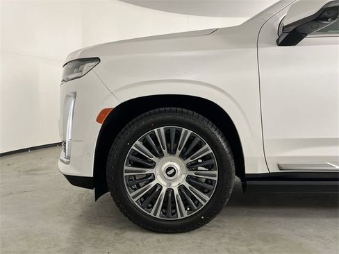 Certified 2023 Cadillac Escalade Premium Luxury Platinum image 34