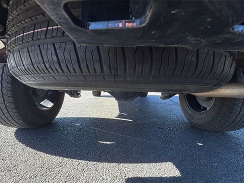 Used 2024 GMC Canyon Elevation image 25