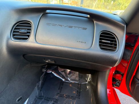 Used 2002 Chevrolet Corvette Convertible 2D w/ Preferred Equipment Group2 image 35