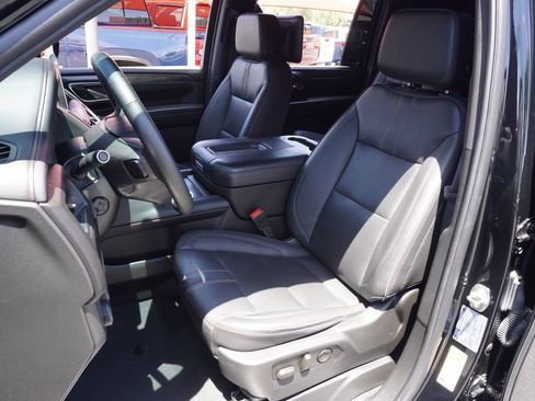 Certified 2023 Chevrolet Suburban RST w/ Sport Performance Package AWD/4WD image 15