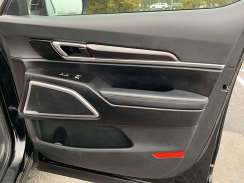 Used 2023 Kia Telluride S image 13