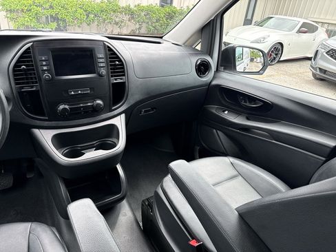 Used 2023 Mercedes-Benz Metris image 25