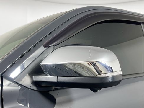 Used 2024 Toyota Tacoma Limited AWD/4WD image 12