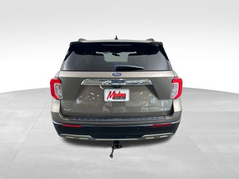 Used 2021 Ford Explorer XLT w/ Equipment Group 202A image 6