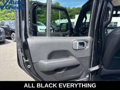 Used 2023 Jeep Wrangler Unlimited Sahara w/ Cold Weather Group AWD/4WD image 31