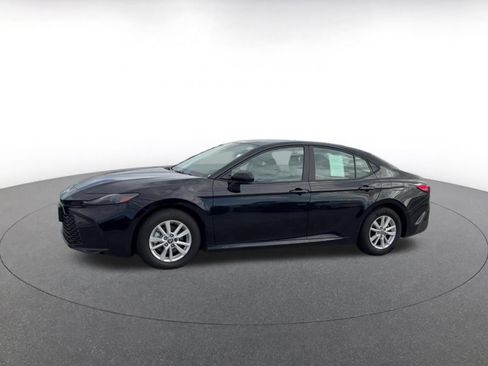 Used 2025 Toyota Camry LE image 8