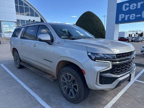Used 2021 Chevrolet Suburban Z71 w/ Z71 Off-Road Package image 3