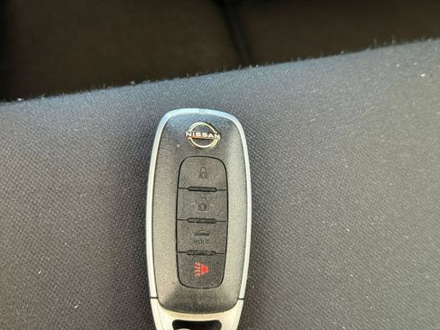 Used 2025 Nissan Versa SV FWD image 21