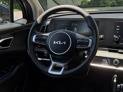 Used 2023 Kia Sportage LX AWD/4WD image 12