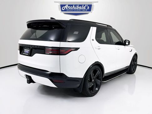 Used 2025 Land Rover Discovery Dynamic SE AWD/4WD image 7