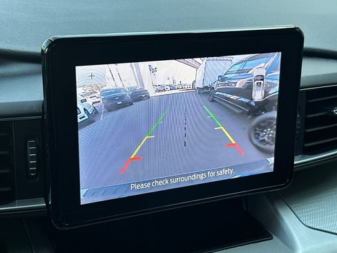 Certified 2022 Ford Explorer XLT w/ Equipment Group 202A image 20