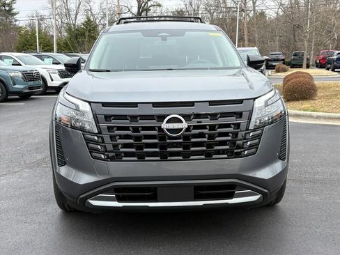 New 2026 Nissan Pathfinder Platinum image 4