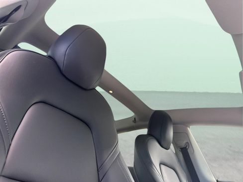 Used 2018 Tesla Model 3 Long Range image 16