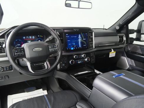 Used 2025 Ford F250 Platinum AWD/4WD image 19