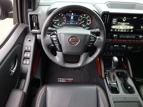 Certified 2025 Nissan Frontier PRO-4X w/ Pro Premium Package AWD/4WD image 11