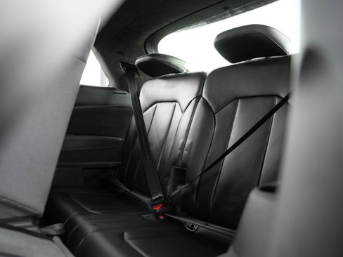 Used 2021 Audi SQ7 Prestige AWD/4WD image 33