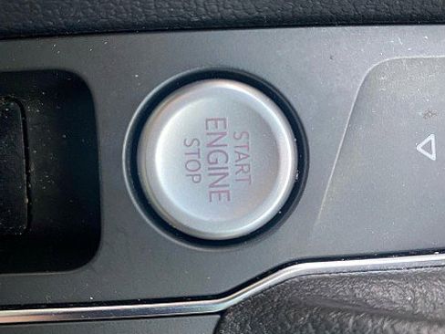 Used 2022 Volkswagen Atlas SE image 22