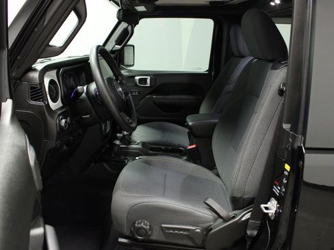 Used 2025 Jeep Wrangler Sport image 18