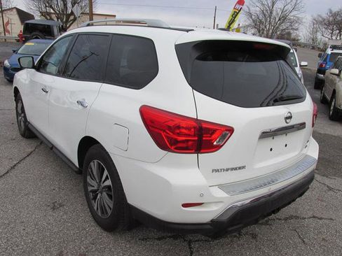 Used 2017 Nissan Pathfinder SL w/ SL Tech Package image 6