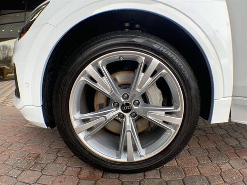 Used 2023 Audi Q8 Premium Plus w/ Premium Plus Package image 2