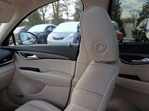 Certified 2022 Buick Envision Avenir w/ Technology Package II image 17