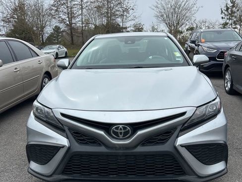 Used 2024 Toyota Camry SE image 2