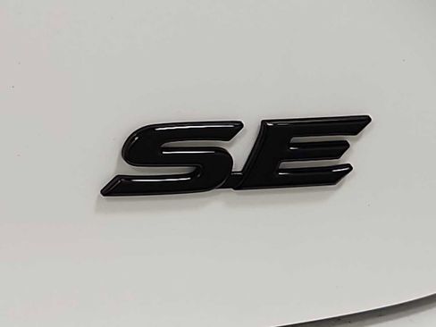 New 2026 Toyota Camry Hybrid AWD/4WD image 29