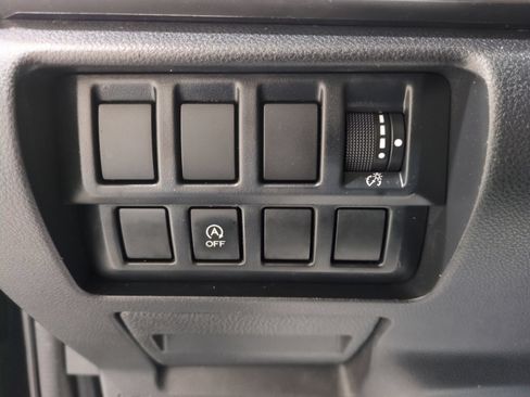 Used 2020 Subaru Forester Premium AWD/4WD image 18
