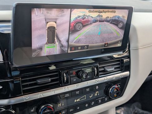 New 2026 Nissan Pathfinder SL FWD image 16