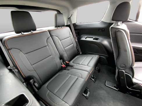 Used 2023 GMC Acadia AT4 w/ Technology Package AWD/4WD image 18