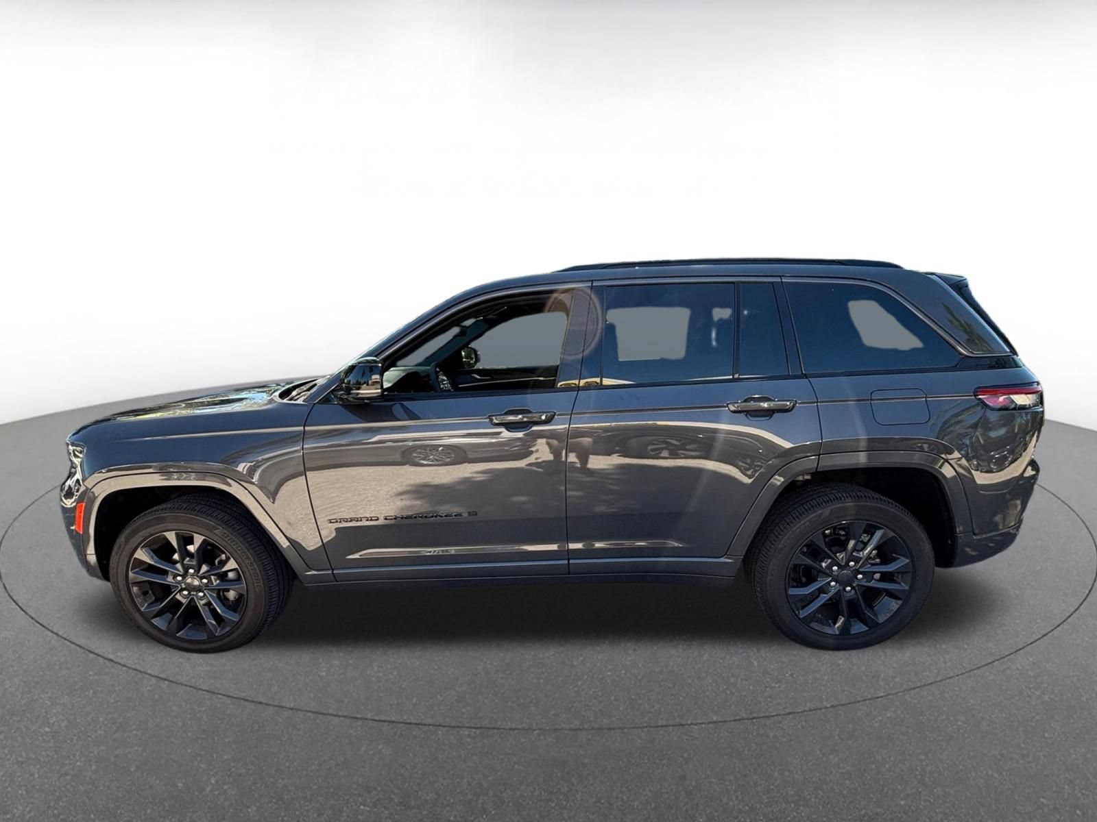 Used 2026 Jeep Grand Cherokee Limited AWD/4WD image 4