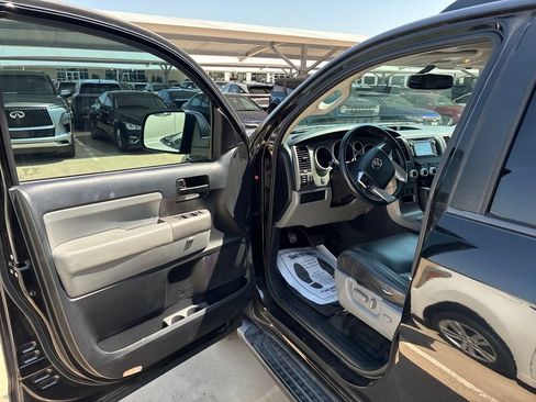 Used 2015 Toyota Sequoia SR5 RWD image 6