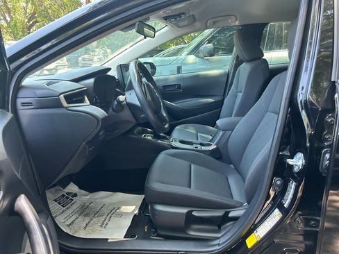Used 2025 Toyota Corolla LE FWD image 7