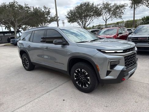 Used 2024 Chevrolet Traverse Z71 w/ Enhanced Driving Package image 9