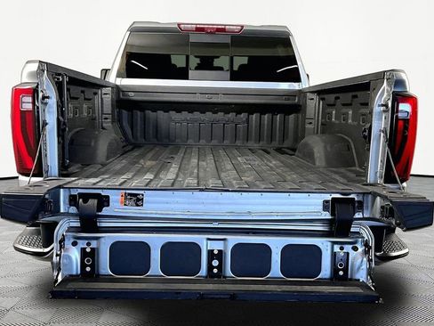 Used 2024 GMC Sierra 2500 Denali w/ Denali Reserve Package AWD/4WD image 7