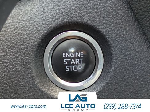Used 2020 Toyota Corolla SE w/ SE Premium Package FWD image 25