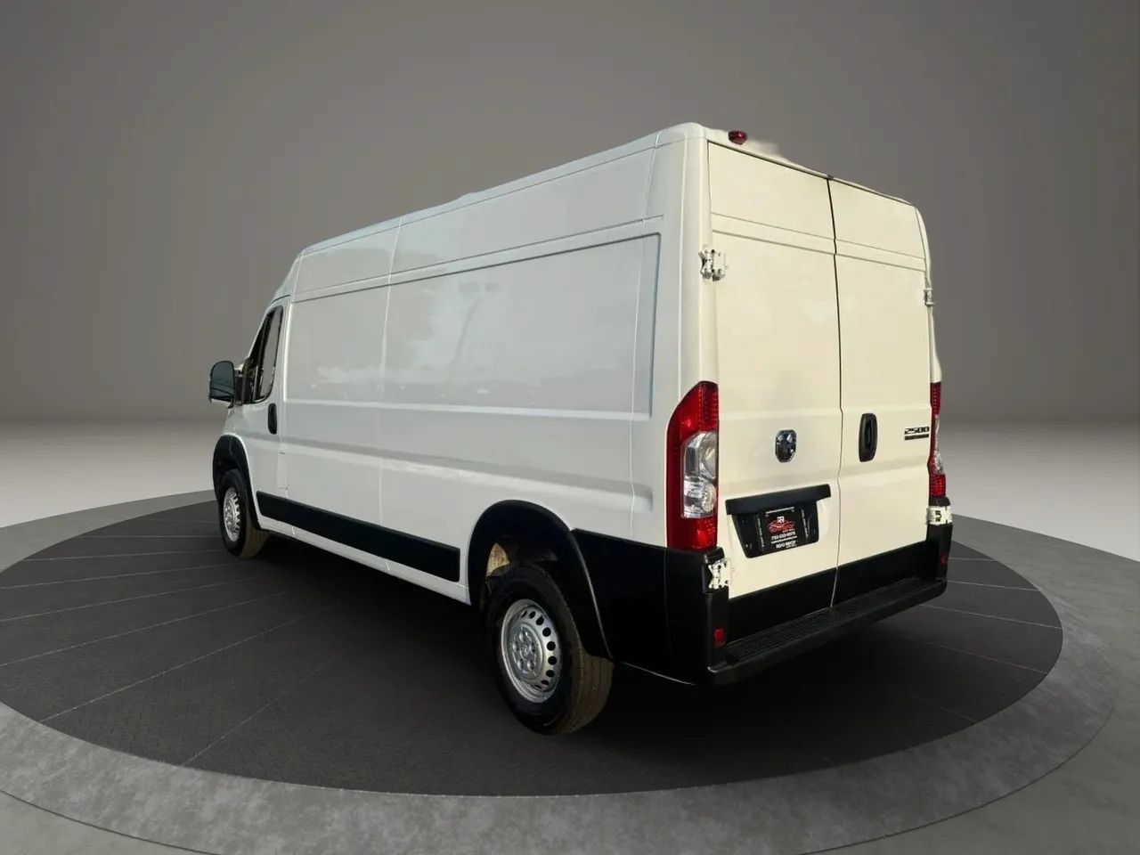 Used 2025 RAM ProMaster 2500 w/ Convenience Group FWD image 9