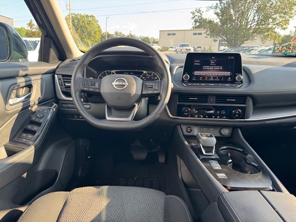 Certified 2026 Nissan Rogue SV FWD image 14