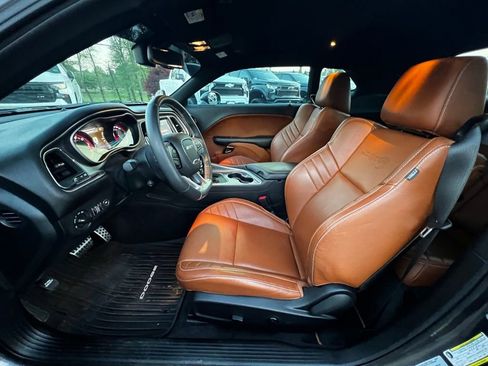 Used 2018 Dodge Challenger SRT Hellcat image 17