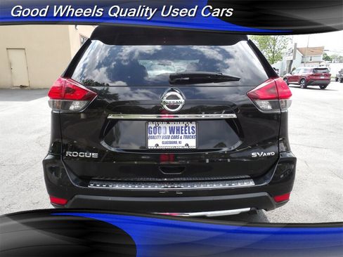 Used 2017 Nissan Rogue SV AWD/4WD image 6