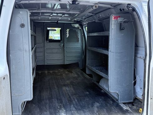 Used 2014 Ford E-250 and Econoline 250 w/ Power Group RWD image 13
