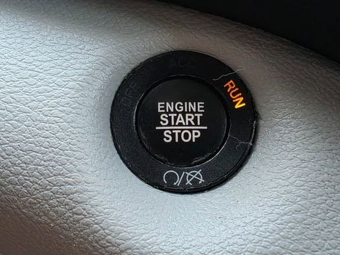 Used 2020 Jeep Cherokee Limited w/ Technology Group image 41