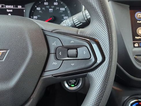 Used 2023 Chevrolet TrailBlazer LT FWD image 14