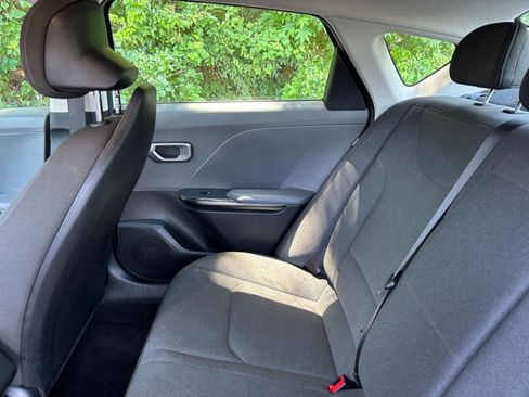 Used 2025 Kia K4 FWD image 38
