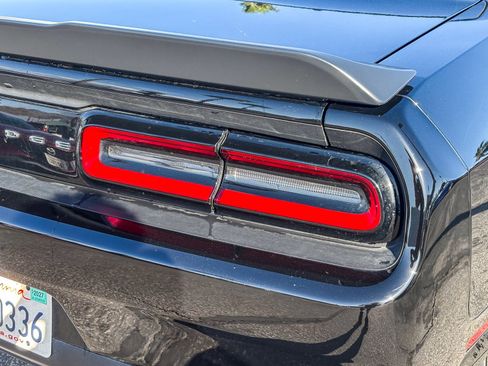 Used 2023 Dodge Challenger SXT image 9