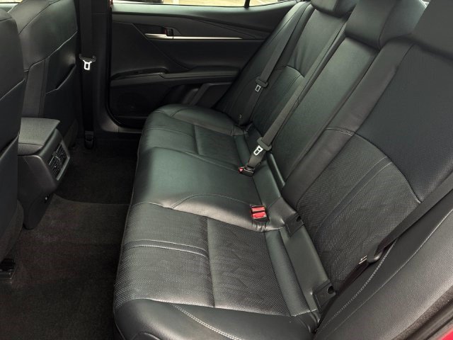 Used 2025 Toyota Camry XSE FWD image 10
