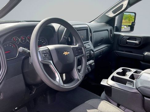 Used 2022 Chevrolet Silverado 2500 Custom w/ Custom Value Package AWD/4WD image 16