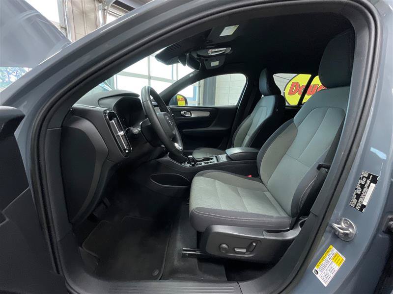 Used 2023 Volvo XC40 B5 Core AWD/4WD image 11