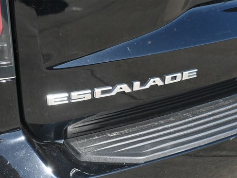 Used 2023 Cadillac Escalade Premium Luxury image 20